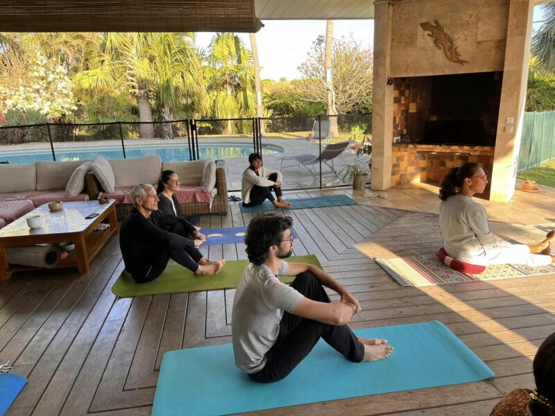 Yoga en espagnol. K'Osez, centre de langues à Saint-Pierre de la Réunion. Apprentissage de l'anglais, l'espagnol, l'allemand, le portugais, l’italien, le créole, le malgache et la LSF à en présentiel ou en visio. K'Osez propose des formations certifiantes, des cours individuels et collectifs, des ateliers et stages enfants et adolescents, des immersions linguistiques selon la philosophie Blossom, méthode d'apprentissage à base de psychologie positive